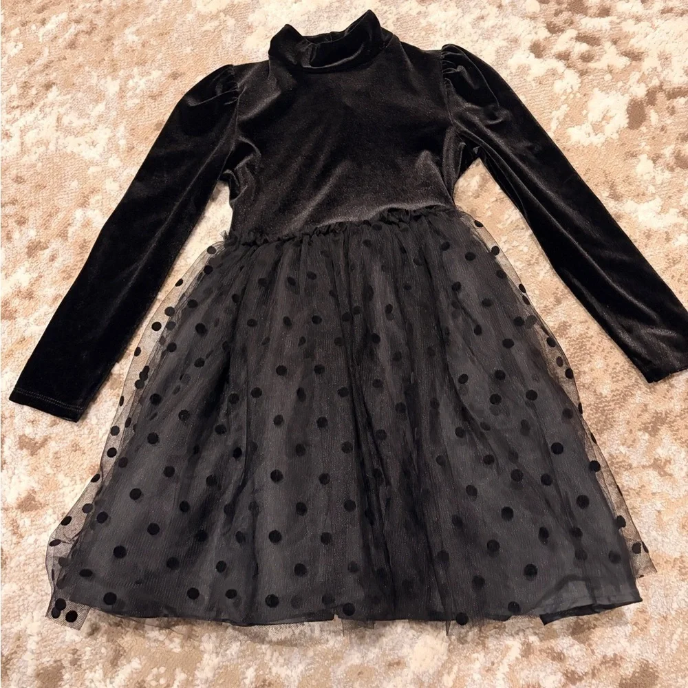 btween Elegant Black Velvet Dress with Tulle Skirt